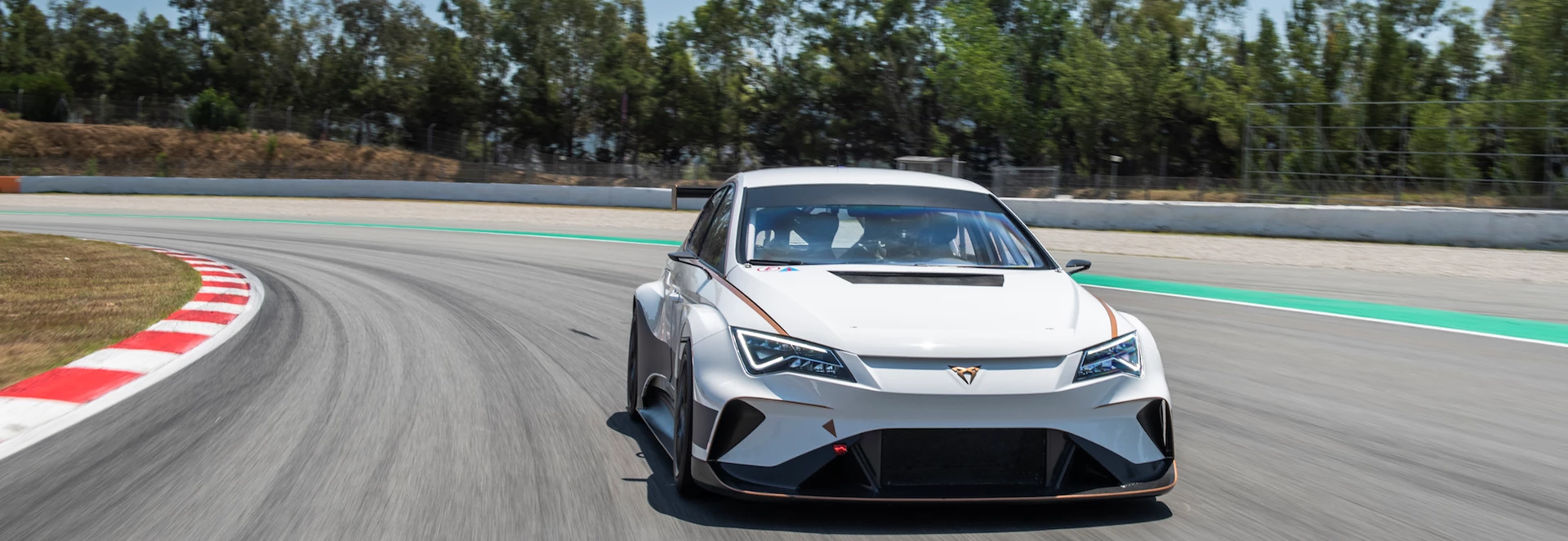 Cupra takes its first fully-electric touring car to the track…